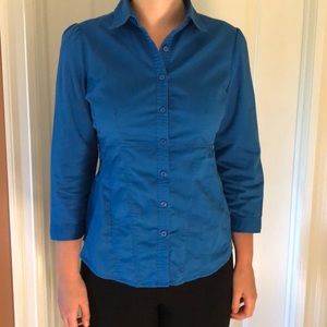 Fitted blue button down shirt